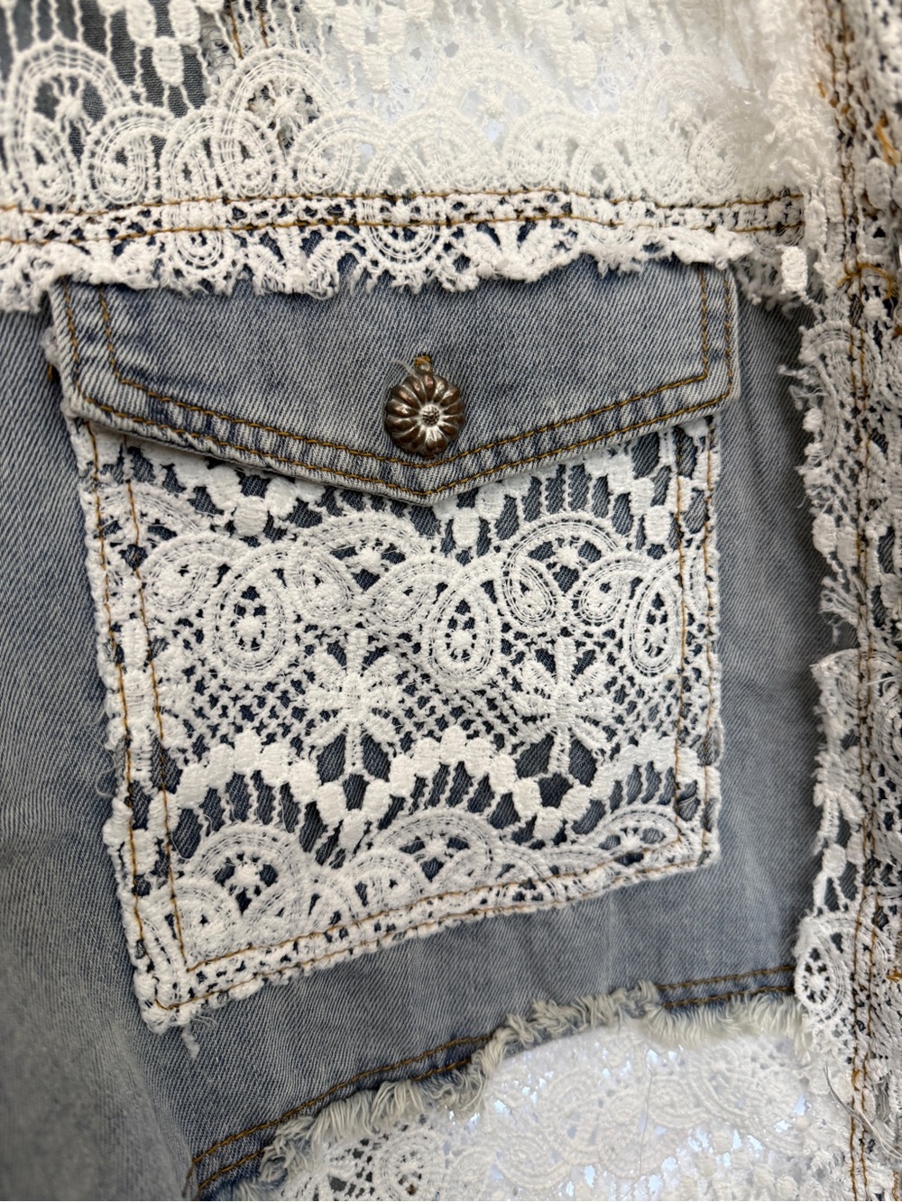POL Lt Blue Denim Shacket with White Lace Panels - Picture 5 of 9